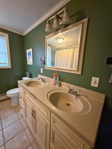 6 Friar Tuck Road, Canterbury, NH 03224