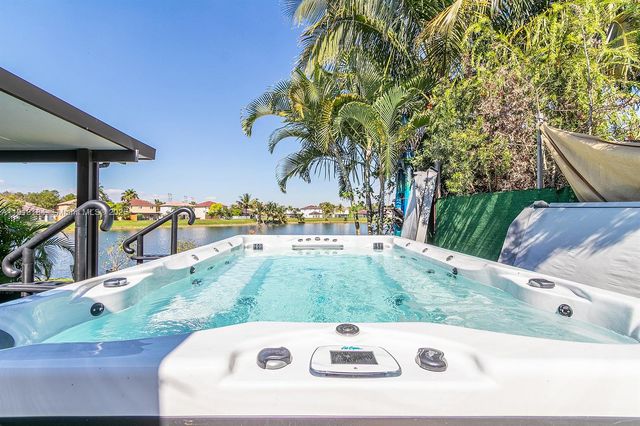 12101 SW 135th Ter, Miami, FL 33186