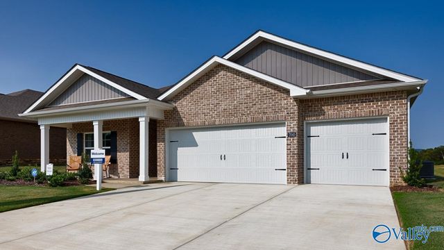 7045 Regency Lane SE, Gurley, AL 35748