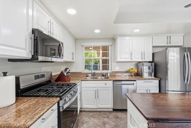 322 Barhill Avenue, Pomona, CA 91766