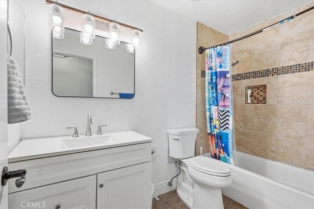 322 Barhill Avenue, Pomona, CA 91766