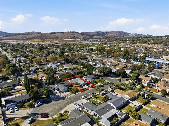 322 Barhill Avenue, Pomona, CA 91766