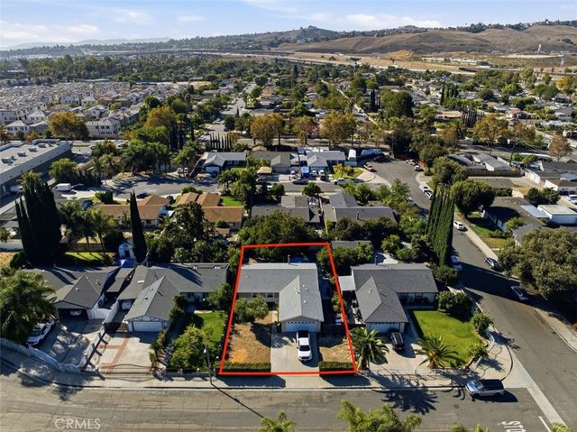 322 Barhill Avenue, Pomona, CA 91766