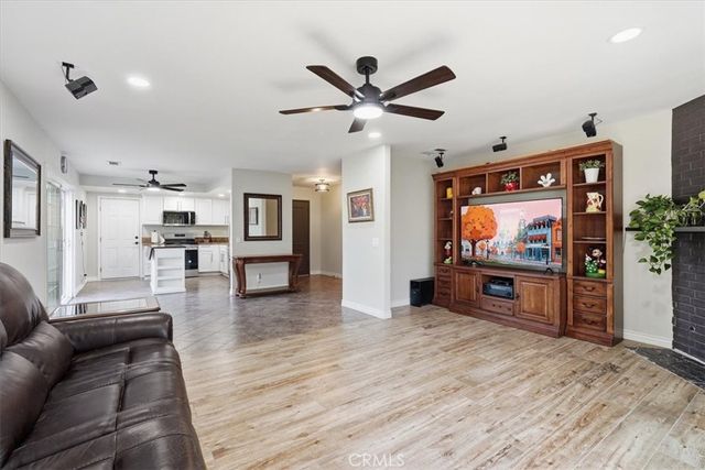 322 Barhill Avenue, Pomona, CA 91766