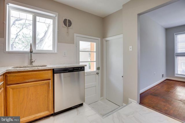 502 N MANSFIELD ST N, Alexandria, VA 22304