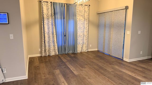 3903 S 192nd Avenue, Omaha, NE 68130