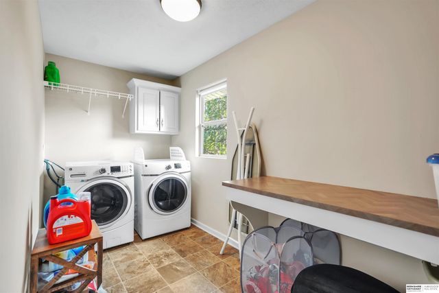 3903 S 192nd Avenue, Omaha, NE 68130