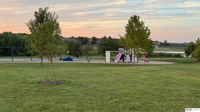 3903 S 192nd Avenue, Omaha, NE 68130