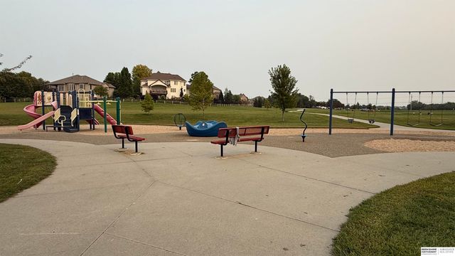 3903 S 192nd Avenue, Omaha, NE 68130