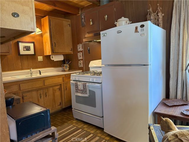 936 Pinon Lane, Big Bear City, CA 92314