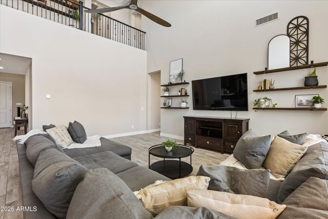 213 E BALAO Drive, Phoenix, AZ 85085