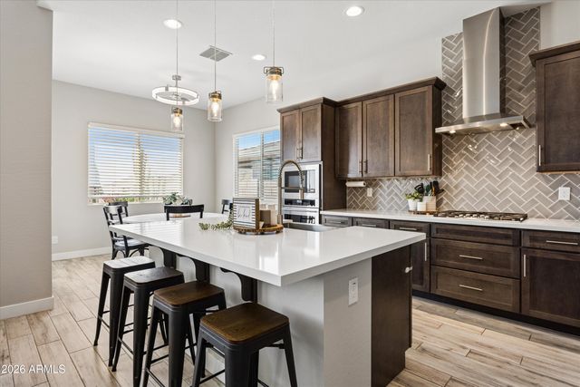 213 E BALAO Drive, Phoenix, AZ 85085