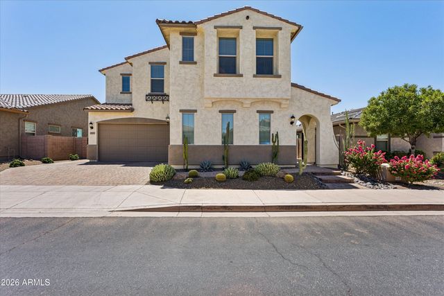 213 E BALAO Drive, Phoenix, AZ 85085