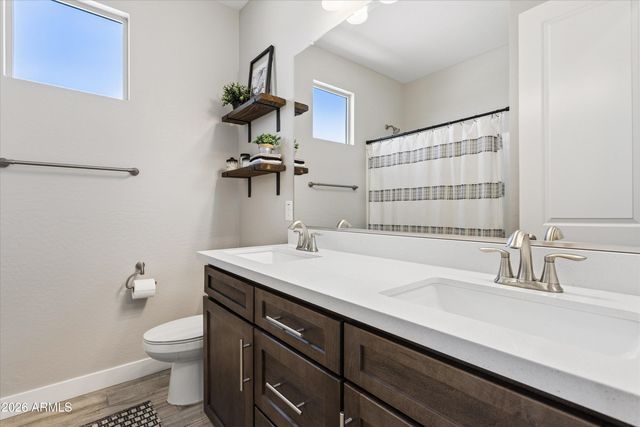 213 E BALAO Drive, Phoenix, AZ 85085
