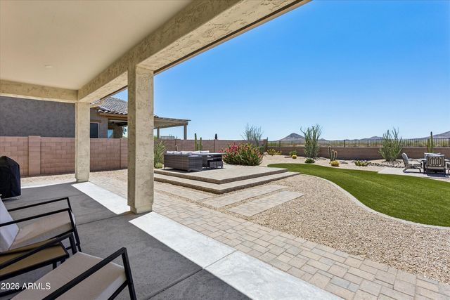 213 E BALAO Drive, Phoenix, AZ 85085
