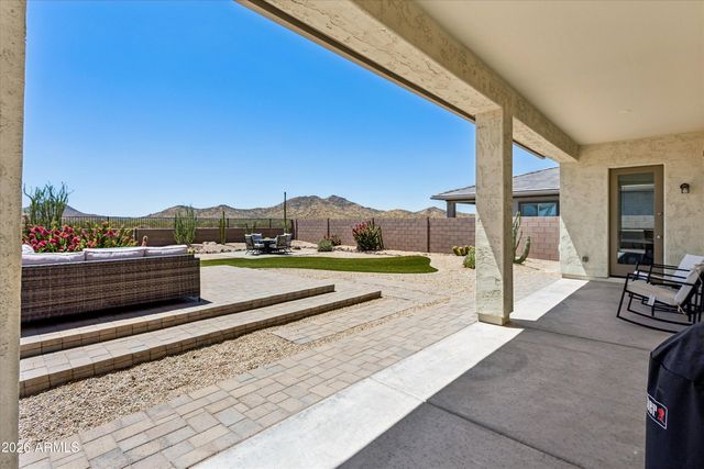 213 E BALAO Drive, Phoenix, AZ 85085