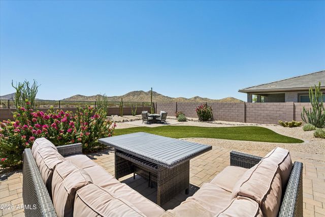 213 E BALAO Drive, Phoenix, AZ 85085