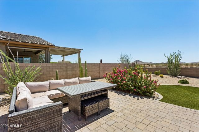 213 E BALAO Drive, Phoenix, AZ 85085