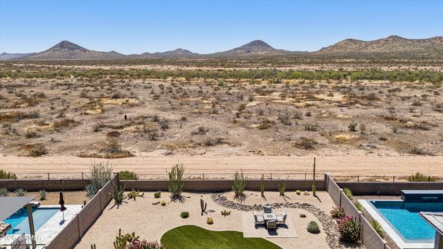 213 E BALAO Drive, Phoenix, AZ 85085