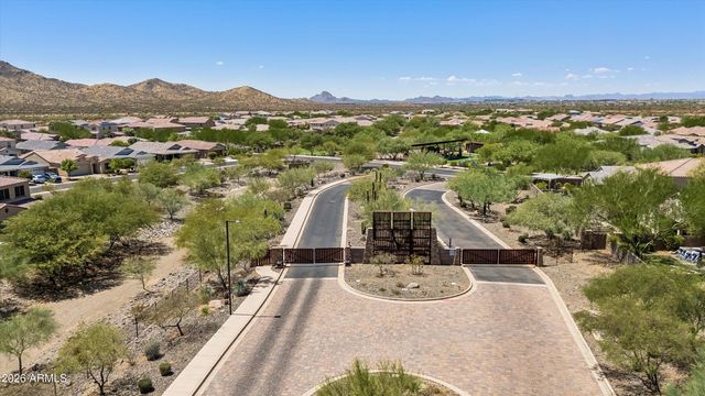 213 E BALAO Drive, Phoenix, AZ 85085