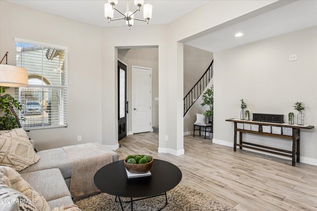 213 E BALAO Drive, Phoenix, AZ 85085