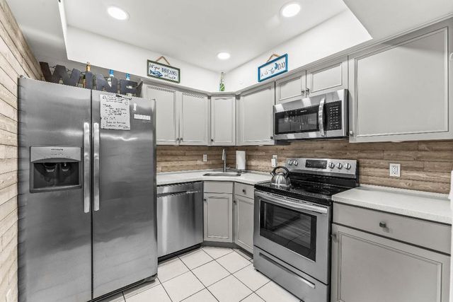 950 S Kanner Highway C-10, Stuart, FL 34994