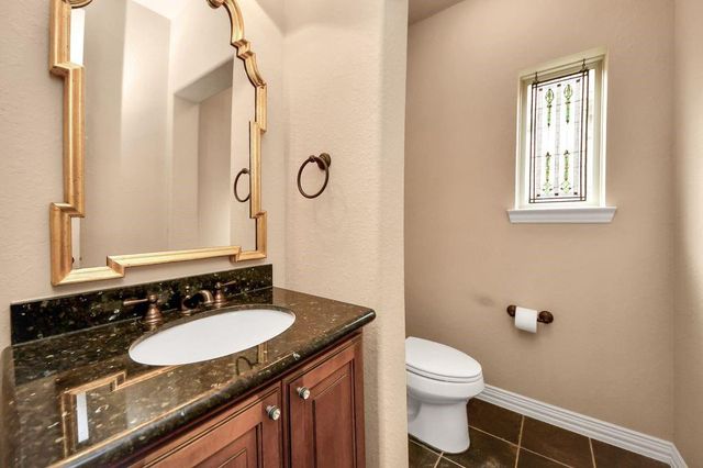 6 Bridgewood Cove Court, The Woodlands, TX 77381