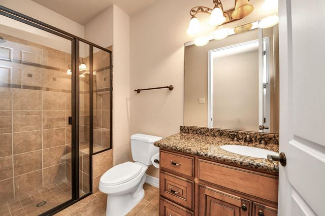 6 Bridgewood Cove Court, The Woodlands, TX 77381