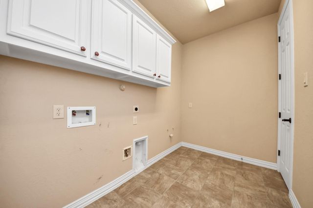 6 Bridgewood Cove Court, The Woodlands, TX 77381