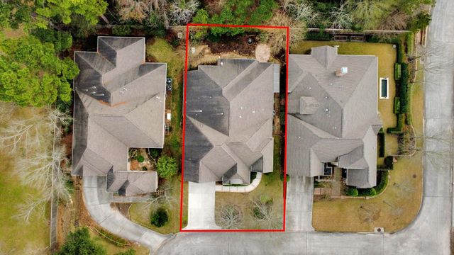 6 Bridgewood Cove Court, The Woodlands, TX 77381