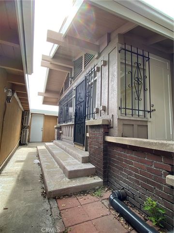1331 Atlantic Avenue, Long Beach, CA 90813