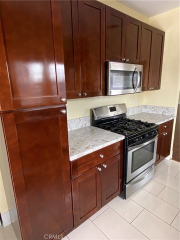 1331 Atlantic Avenue, Long Beach, CA 90813