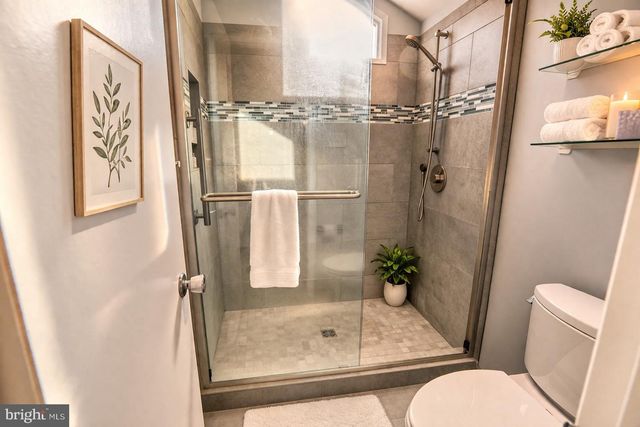 6208 LEEKE FOREST CT, Bethesda, MD 20817