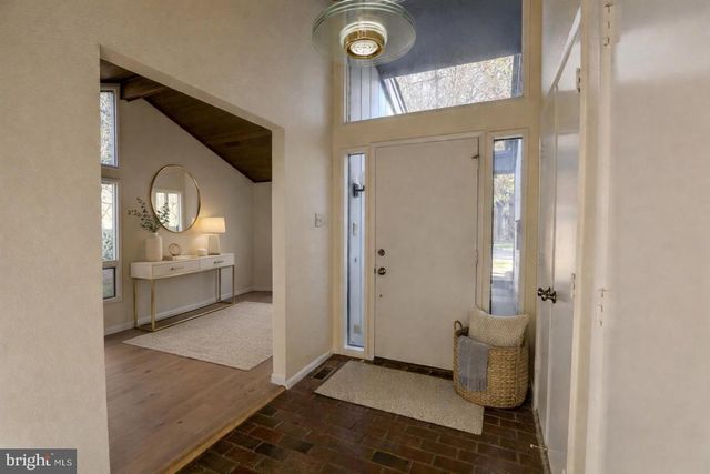 6208 LEEKE FOREST CT, Bethesda, MD 20817