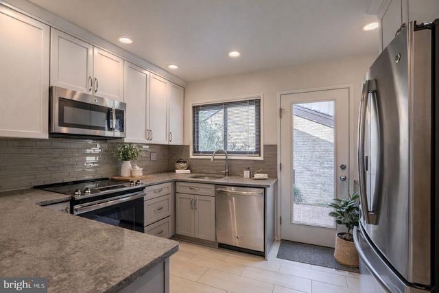 6208 LEEKE FOREST CT, Bethesda, MD 20817