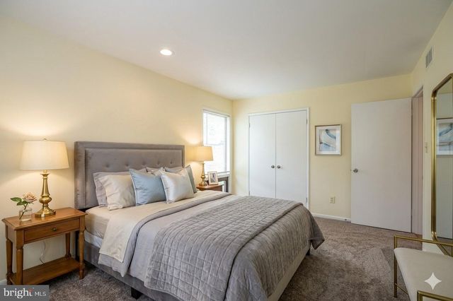 6208 LEEKE FOREST CT, Bethesda, MD 20817