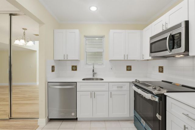 2534 Boundbrook Drive S 116, West Palm Beach, FL 33406