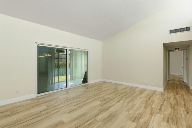 2534 Boundbrook Drive S 116, West Palm Beach, FL 33406