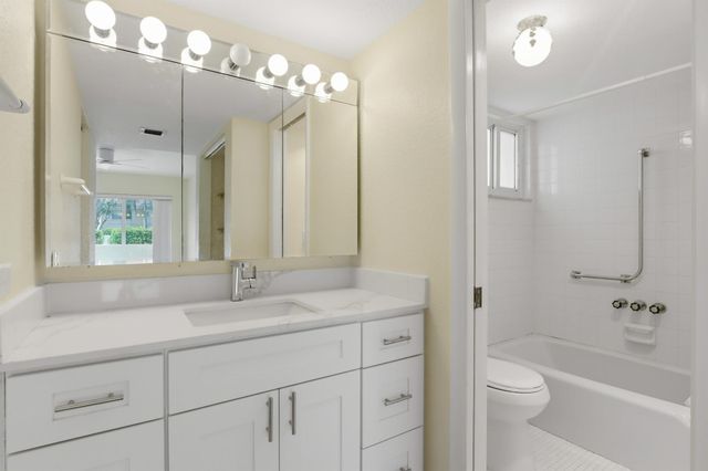 2534 Boundbrook Drive S 116, West Palm Beach, FL 33406