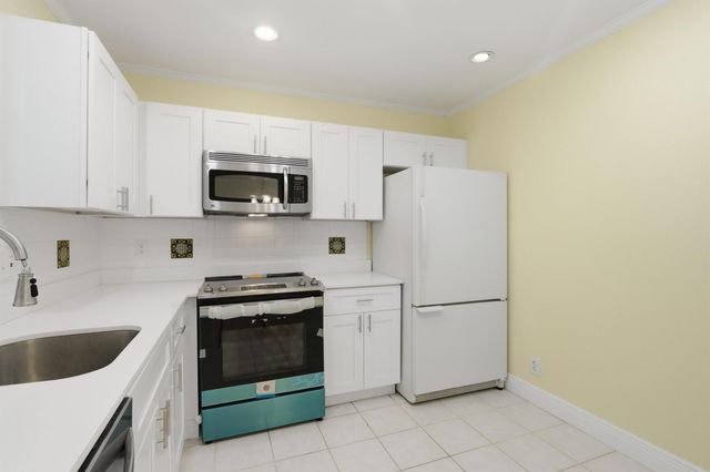 2534 Boundbrook Drive S 116, West Palm Beach, FL 33406