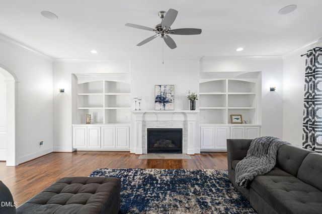 2414 Vetrina Way, Apex, NC 27502