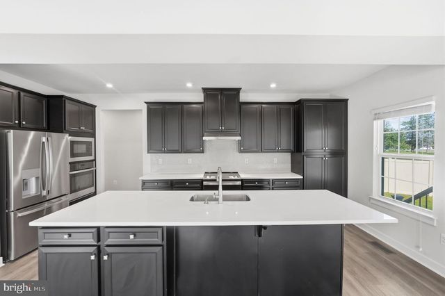 2570 SKEETER CT, Waldorf, MD 20603