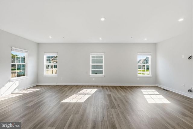 2570 SKEETER CT, Waldorf, MD 20603