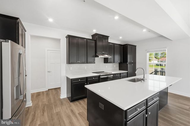 2570 SKEETER CT, Waldorf, MD 20603