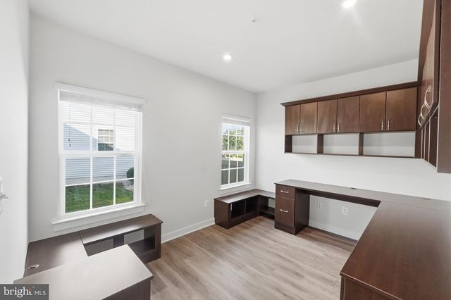 2570 SKEETER CT, Waldorf, MD 20603