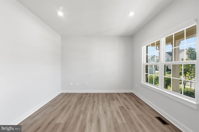 2570 SKEETER CT, Waldorf, MD 20603
