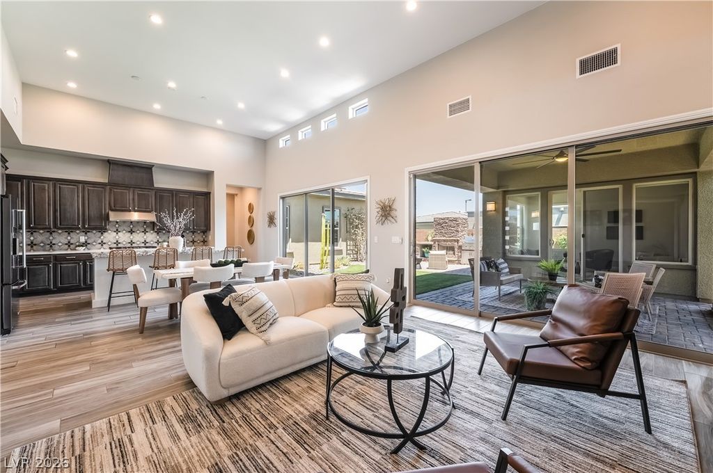 6706 DESERT CRIMSON Street, Las Vegas, NV 89148