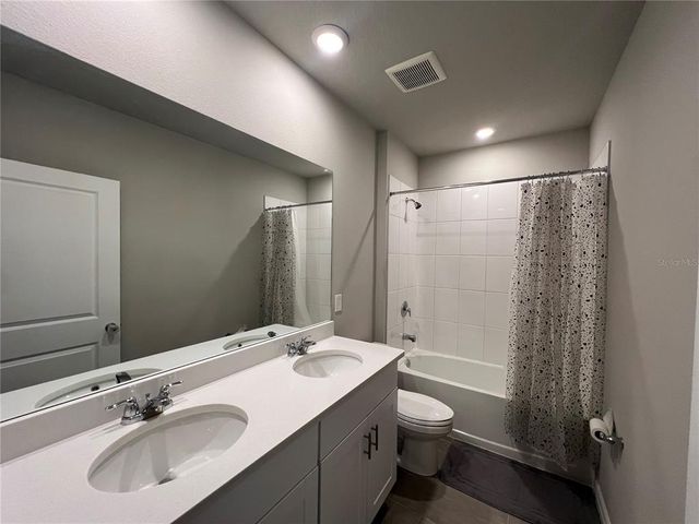 1249 OAK VALLEY DR, Auburndale, FL 33823