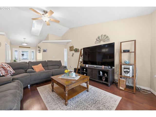 3653 WILLOWBROOK St, Eugene, OR 97404