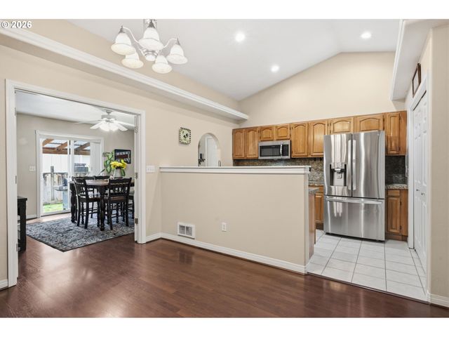 3653 WILLOWBROOK St, Eugene, OR 97404